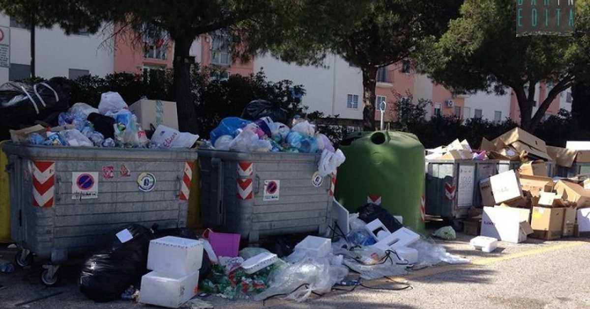 Bari e i cassonetti svuotati di notte: �Rumore infernale, ci svegliamo di soprassalto�
